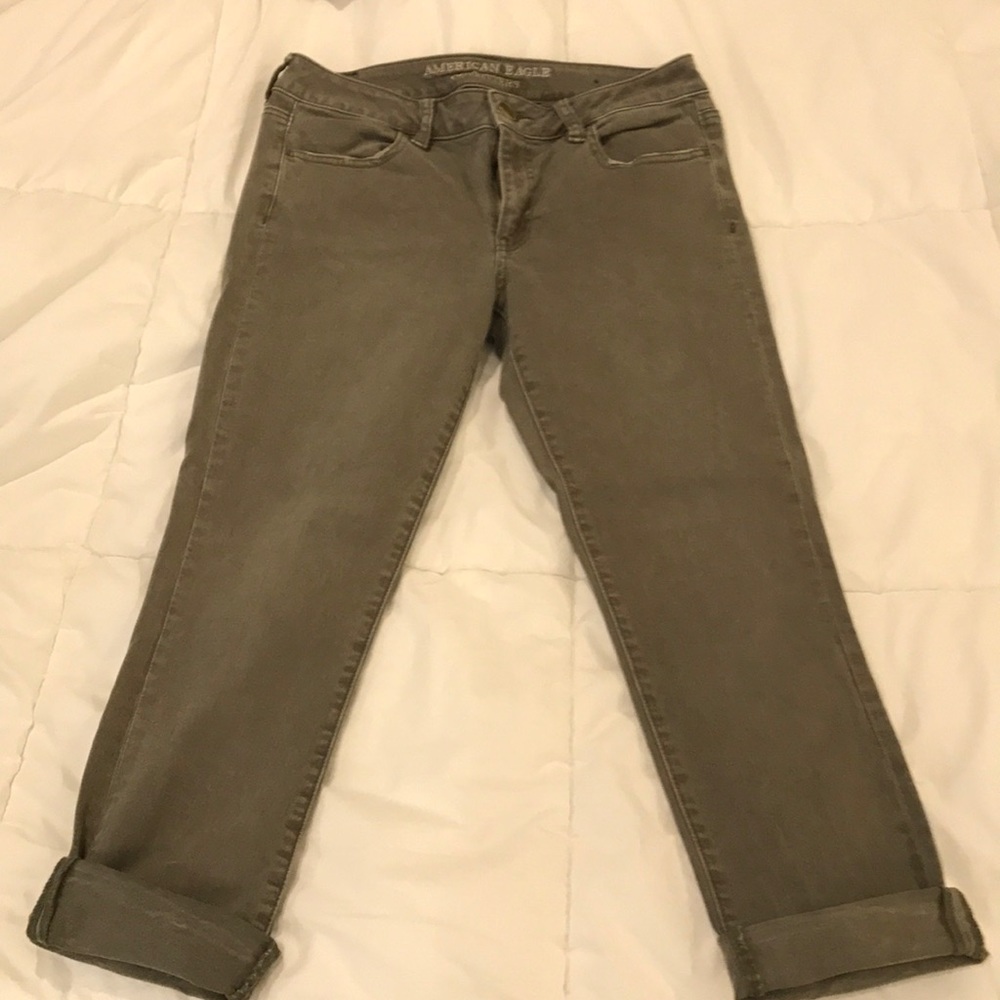 Olive green American eagle capris